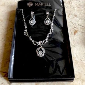 Maeiell earrings necklace set NWT costume jewelry rhinestones wedding